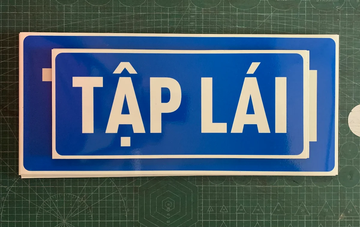 Bộ 2 bảng tập lái phản quang dán xe tập lái (trước, sau)